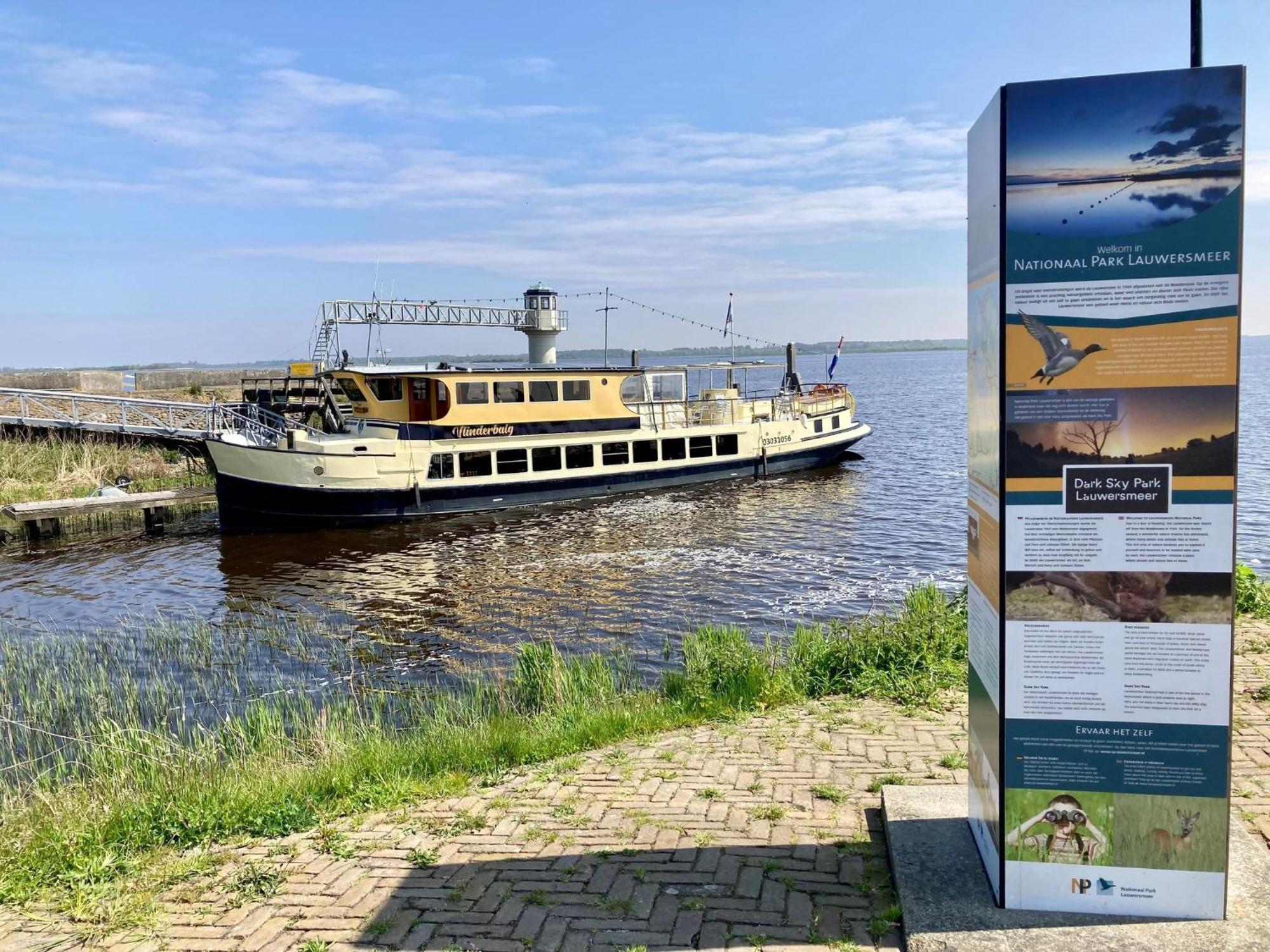 4 Pers Holiday Home Hilla With Winter Garden In Front Of The Dike Directly On The Lauwersmeer Anjum Екстер'єр фото